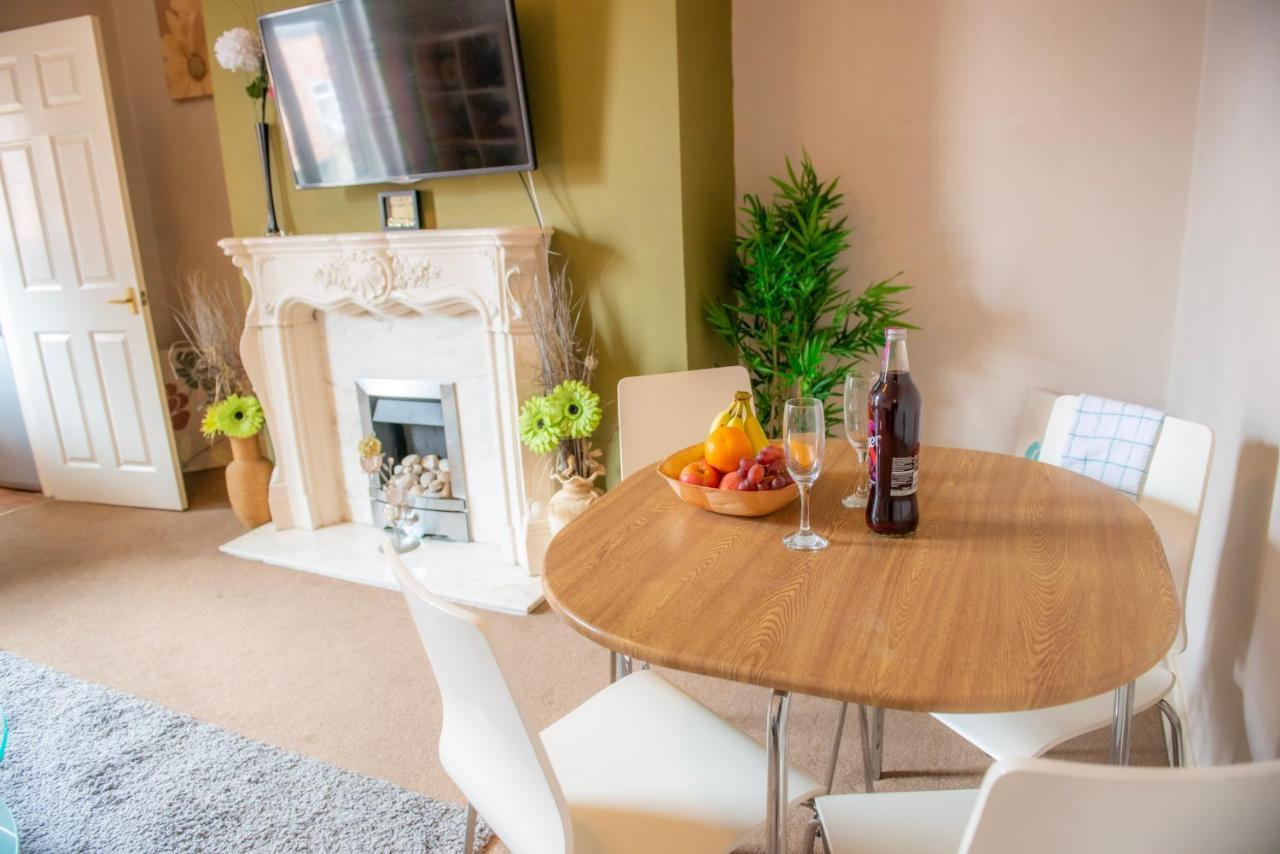 Delightful Central, Seaside Apartment-with Free Parking Apartment